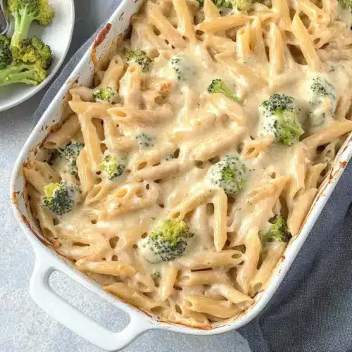 Cheesy Chicken Broccoli Alfredo Casserole